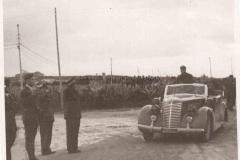 1943-AEROPORTO-DI-CHINISIA-VISITA-DEL-RE-1