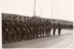 1943-AEROPORTO-DI-CHINISIA-VISITA-DEL-RE-2