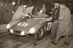 1955-3-APRILE-XV-GIRO-DI-SICILIA-PIERO-TARUFFI-SU-FERRARI