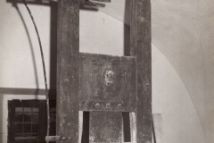 MUSEO-PEPOLI-GHIGLIOTTINA-PERIODO-BORBONICO
